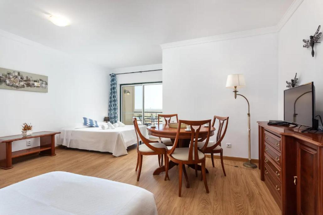 Blife Vitorya Private Rooms District de District de Faro Extérieur photo